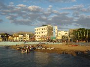 Dinghies on the beach in front of Teddys bar